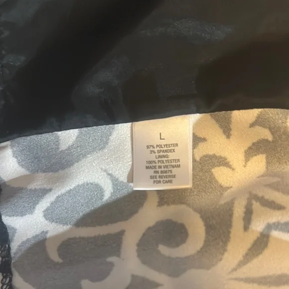 Chic Black and White Patterned Women's Open Front Blazer - Picture 4 of 7